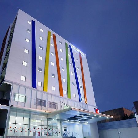 Amaris Hotel Tebet Jakarta Exterior photo
