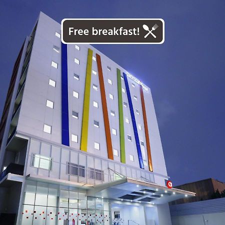 Amaris Hotel Tebet Jakarta Exterior photo