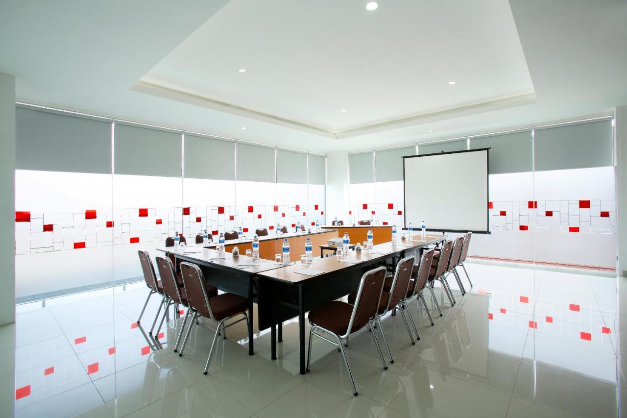 Amaris Hotel Tebet Jakarta Exterior photo