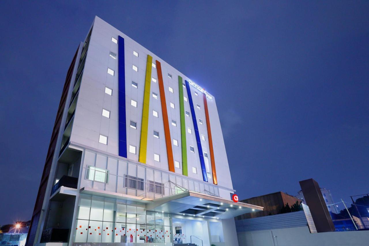 Amaris Hotel Tebet Jakarta Exterior photo