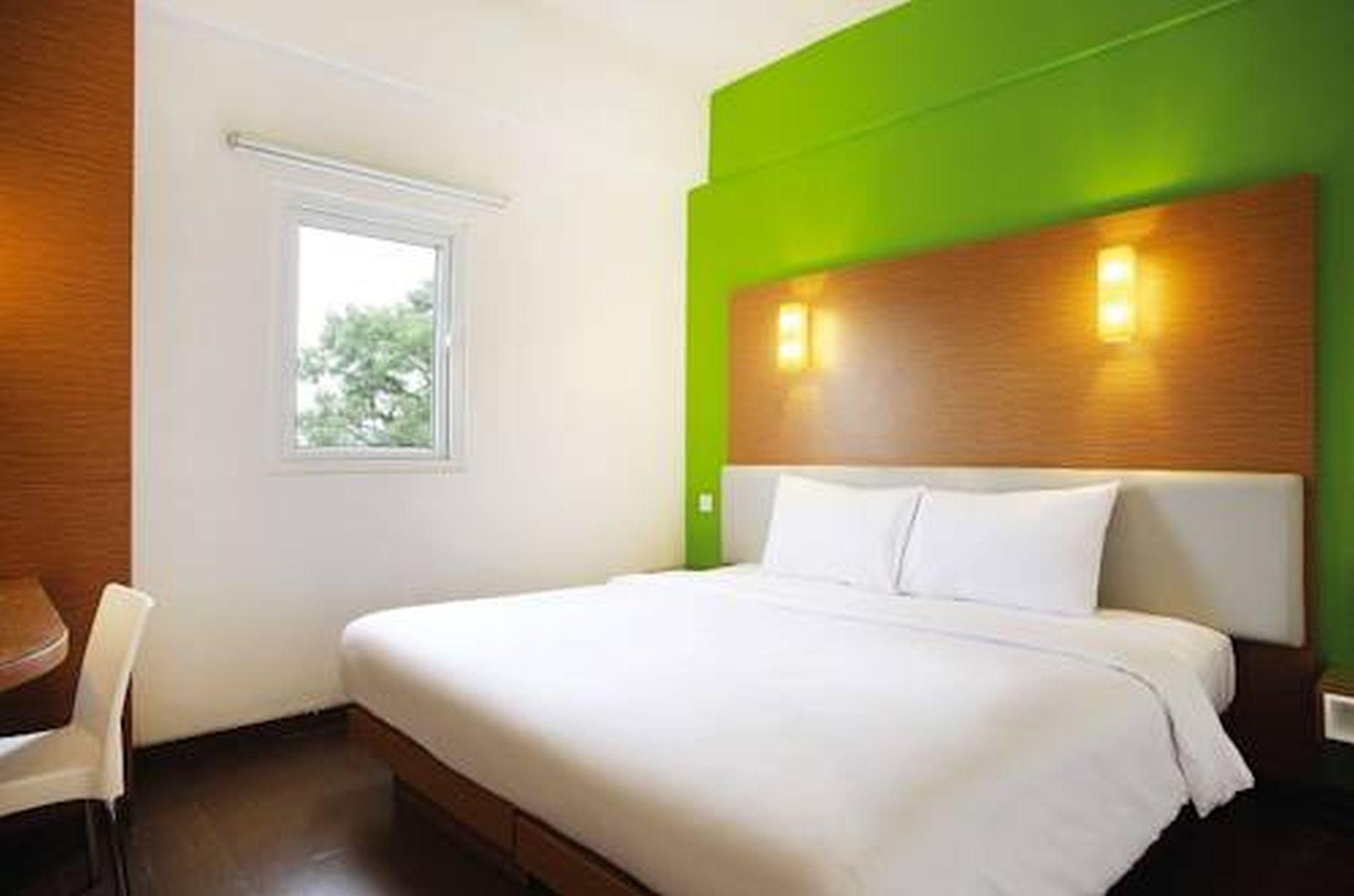 Amaris Hotel Tebet Jakarta Exterior photo