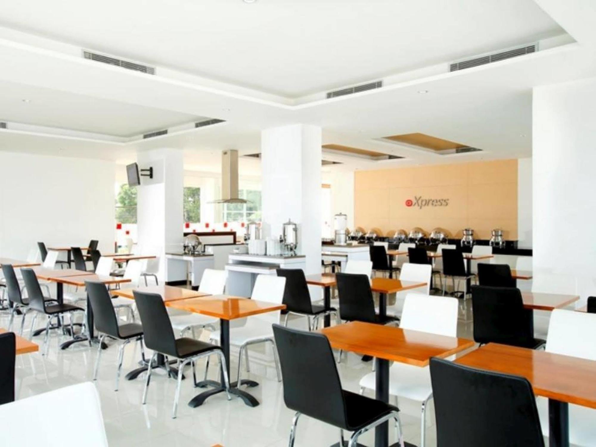 Amaris Hotel Tebet Jakarta Exterior photo